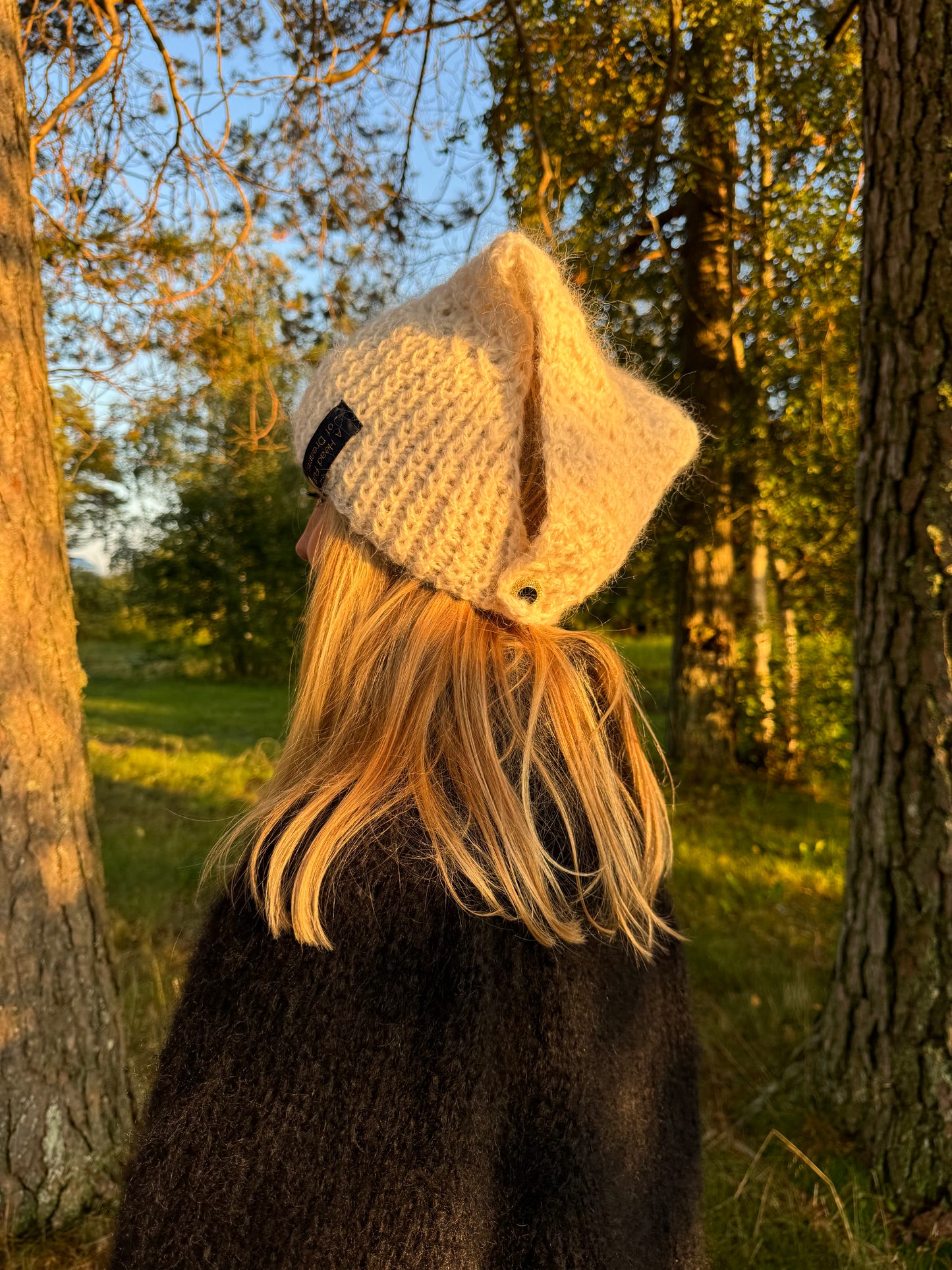 Anna's Beanie Scarf - White Sky