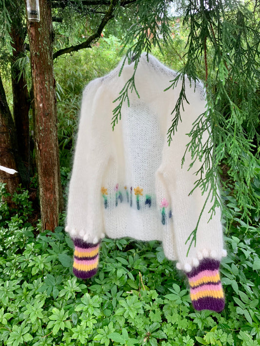 MAY - NORWEGIAN MAY FLOWERS - Strikkeoppskrift