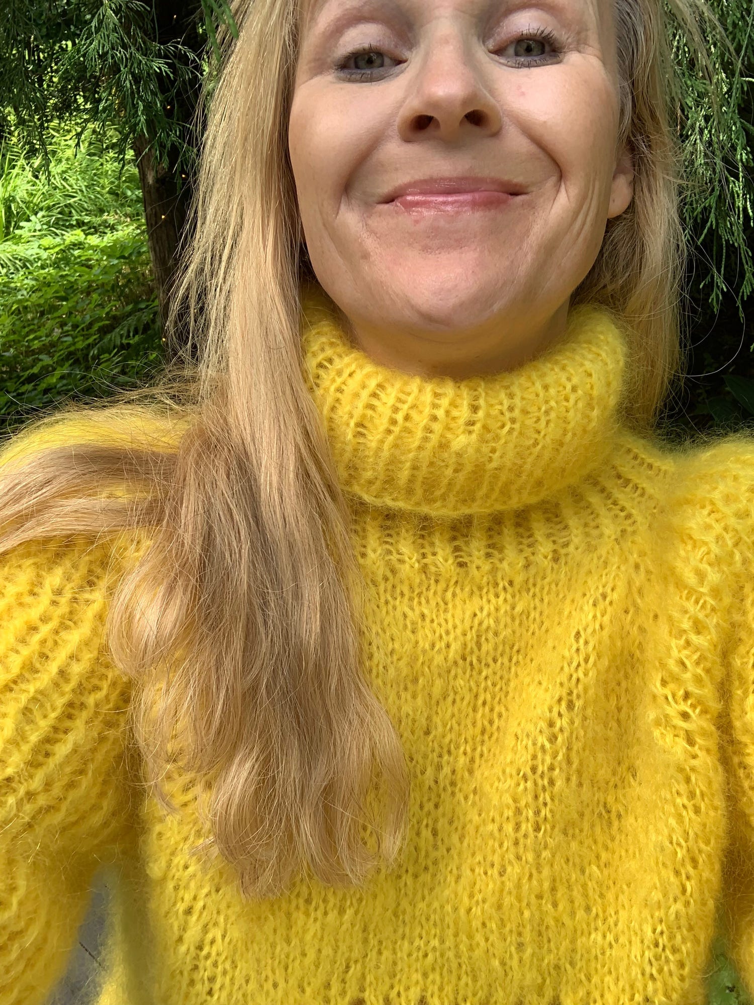 Three-quarter and short-sleeved sweaters from CosyMonday