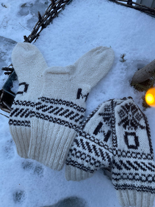 Cabin at Midnight – SkiStar Socks