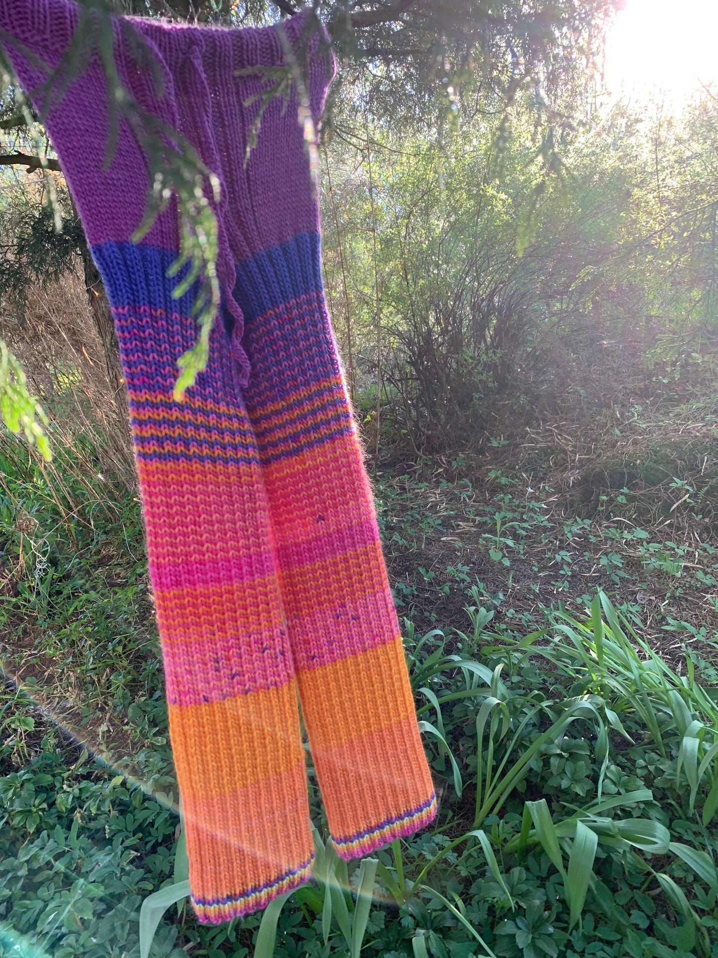 Lilla, blå, rosa, gul og orange stripet ullbukse