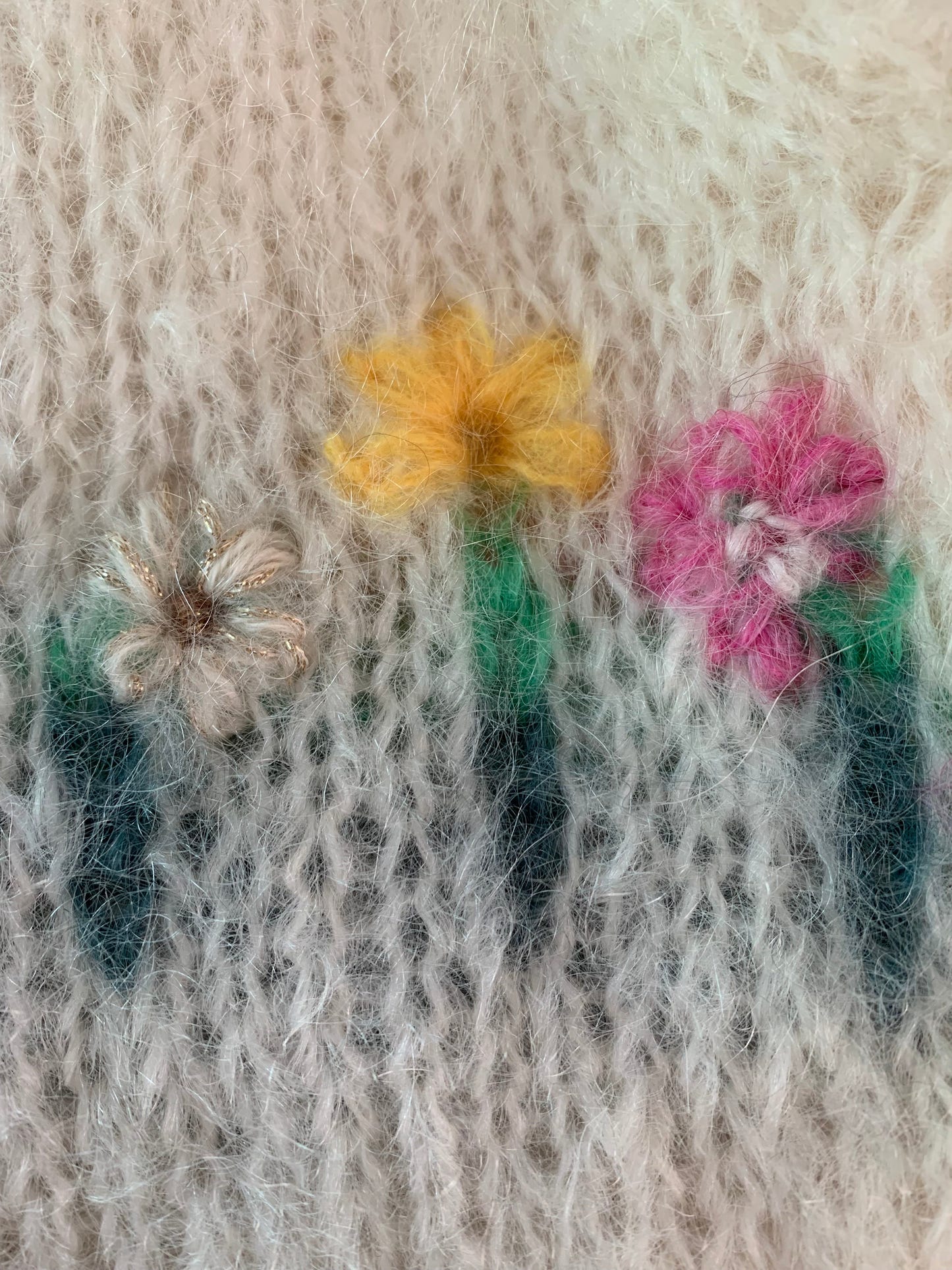 Midsummer Love - NORWEGIAN MAY FLOWERS - Strikkeoppskrift